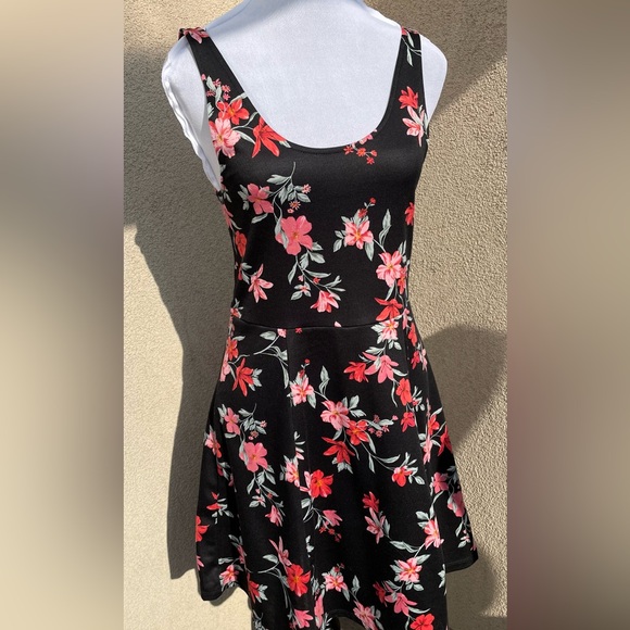 H&M Black Floral Mini Sun Jersey Dress Size 8 - Picture 2 of 9